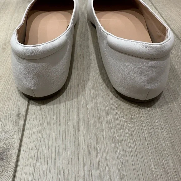 A New Day Cream Pointed Flats Size 11 - Picture 2 of 3